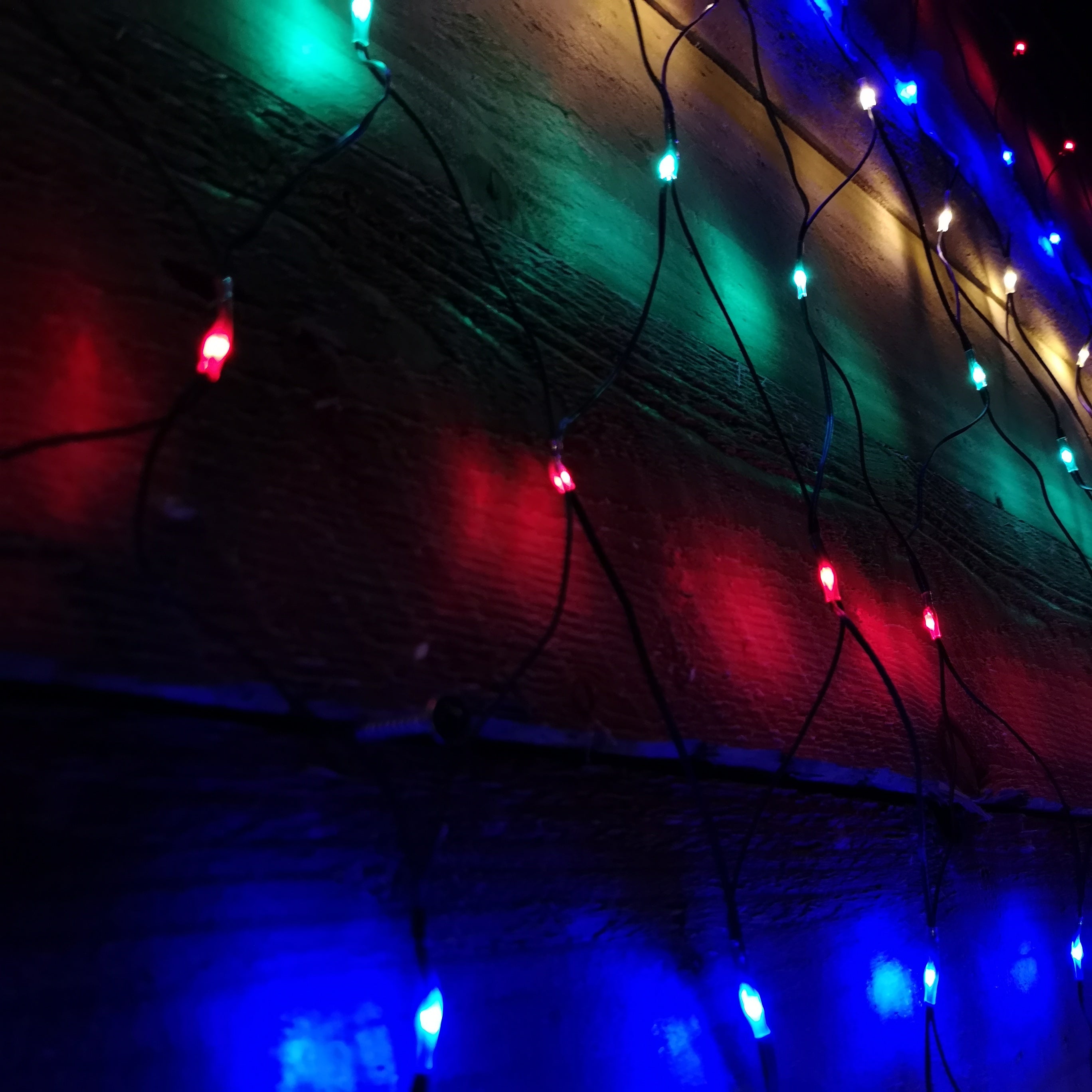 Image of 1.7m x 1.2m 180 LED Premier Indoor Outdoor Multifunction Christmas Net Light with Timer in Multicoloured