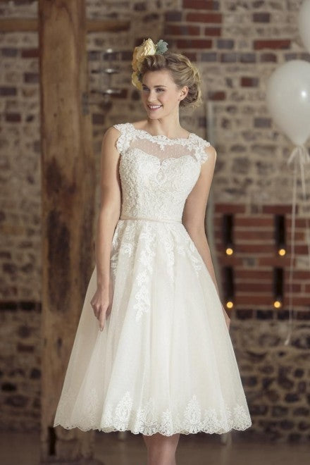 ’60s-inspired Vintage Sleeveless Lace Short Wedding Dresses ...
