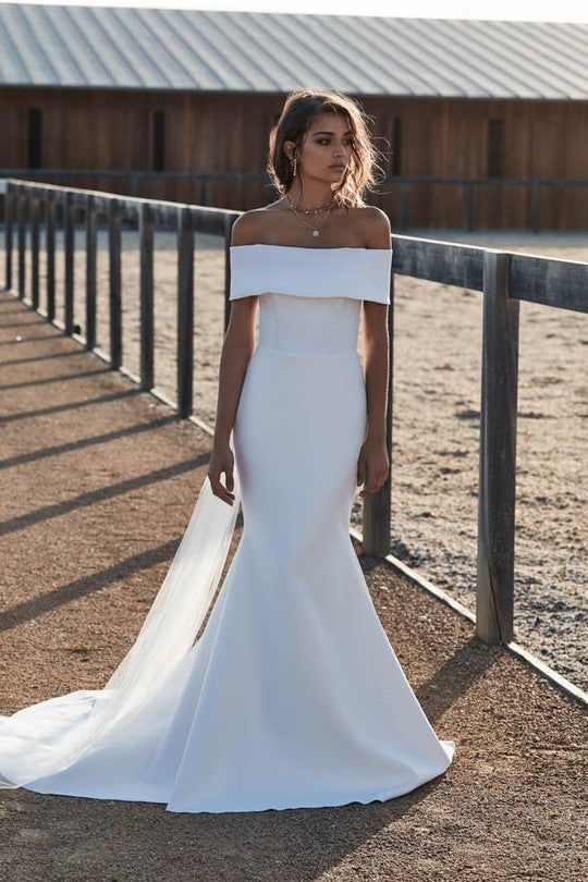 plain white mermaid wedding dress