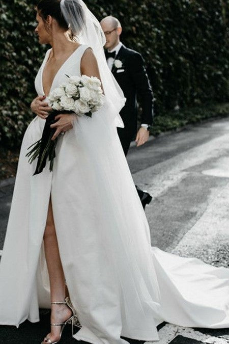 Plunging V-neck White Satin Wedding Dress with Cut Skirt vestido de no ...