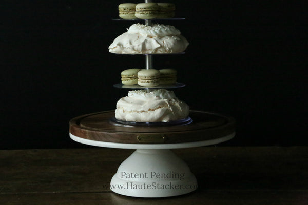 Wedding Cake Stands That'll Instantly Elevate Your Dessert