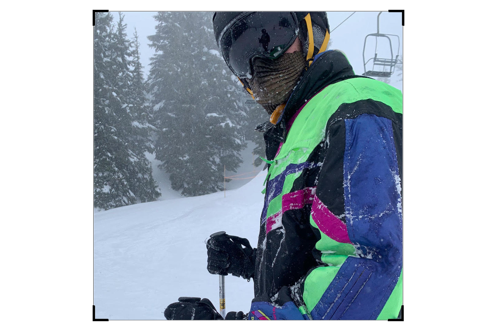 Josh Lyman skiing in Petit Pli Khaki Ray Mask 