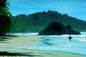 Manuel-antonio-nation-park-beach-surf-trip