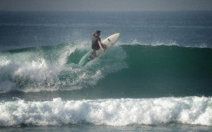 Surfing Sri Lanka Midigama