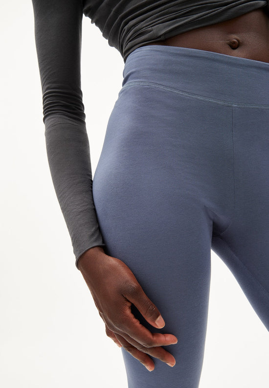 Armedangels W's Faribaa logo leggings - Organic Cotton – Weekendbee -  sustainable sportswear