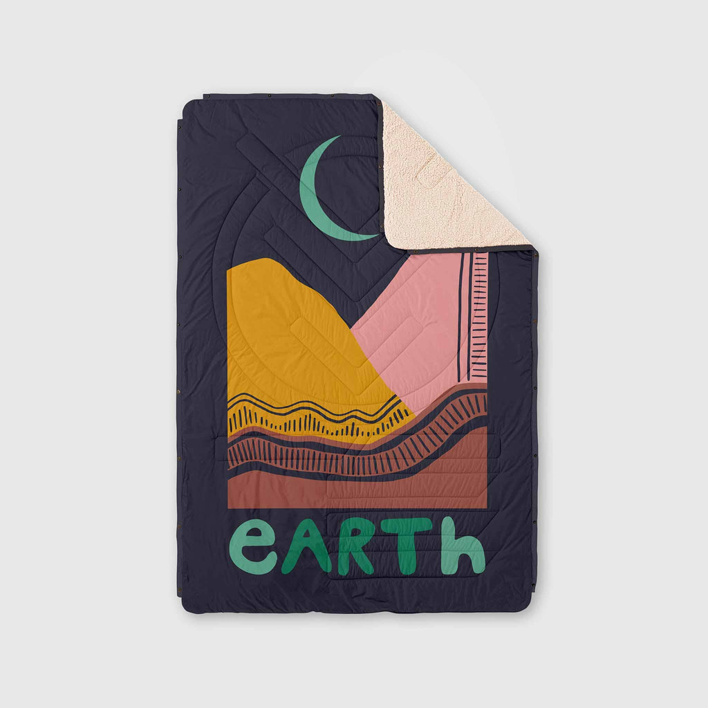 cloudtouch-outdoor-blanket-earth