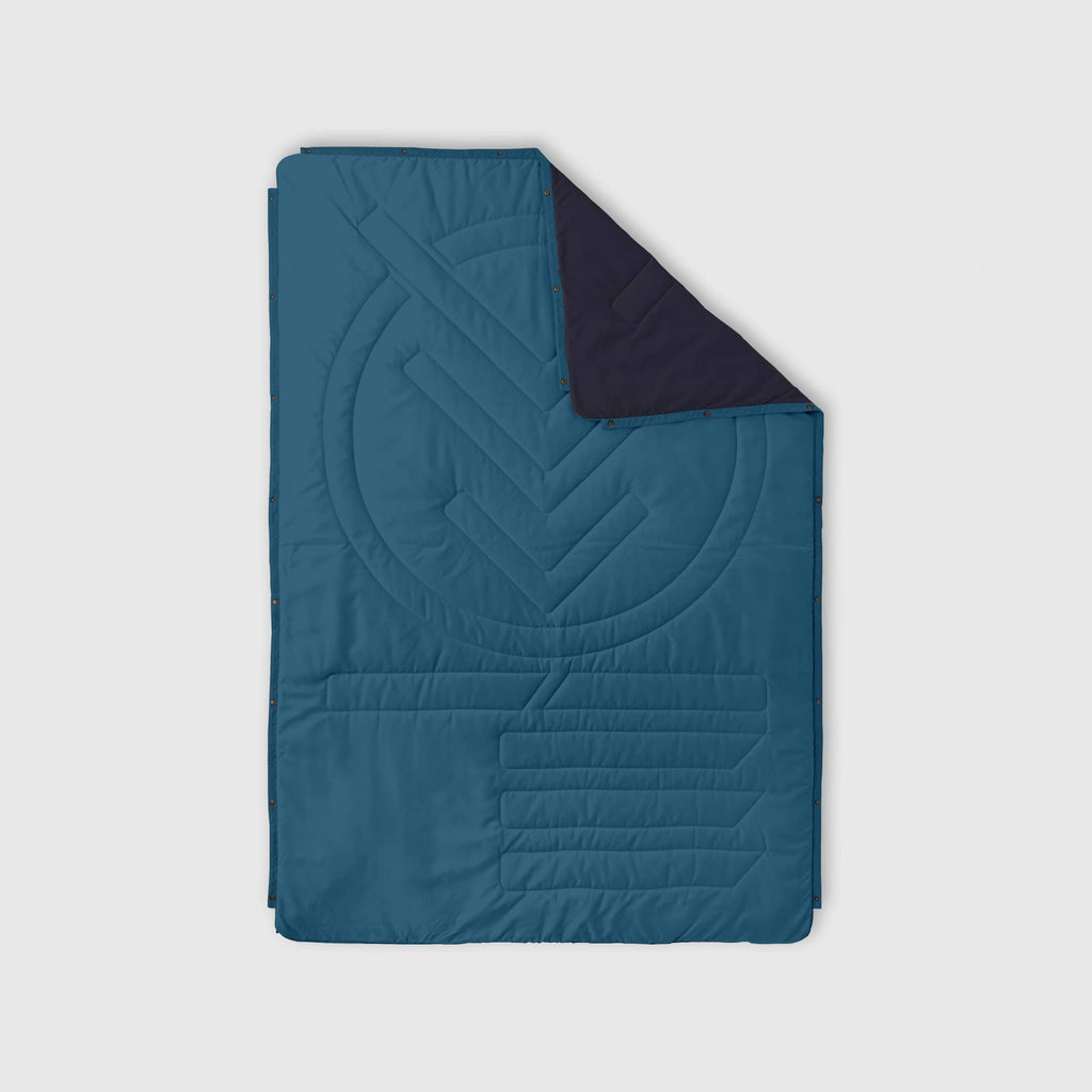 ripstop-outdoor-blanket-blue-steel-graphite