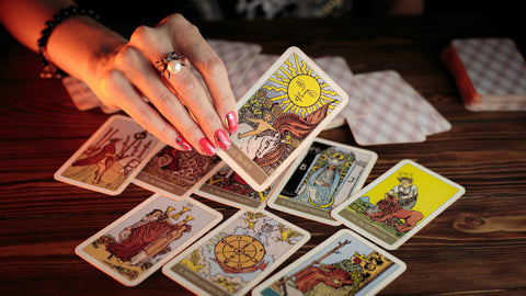 Differences Between Tarot and Oracle Cards