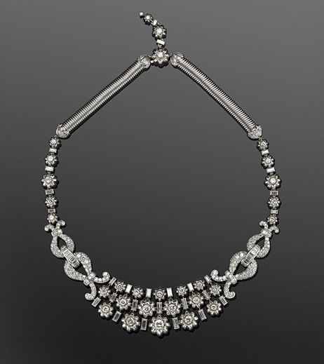 retro diamond flower necklace