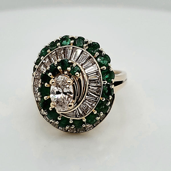 14kt Yellow gold Diamond and emerald Spiral Design Ring