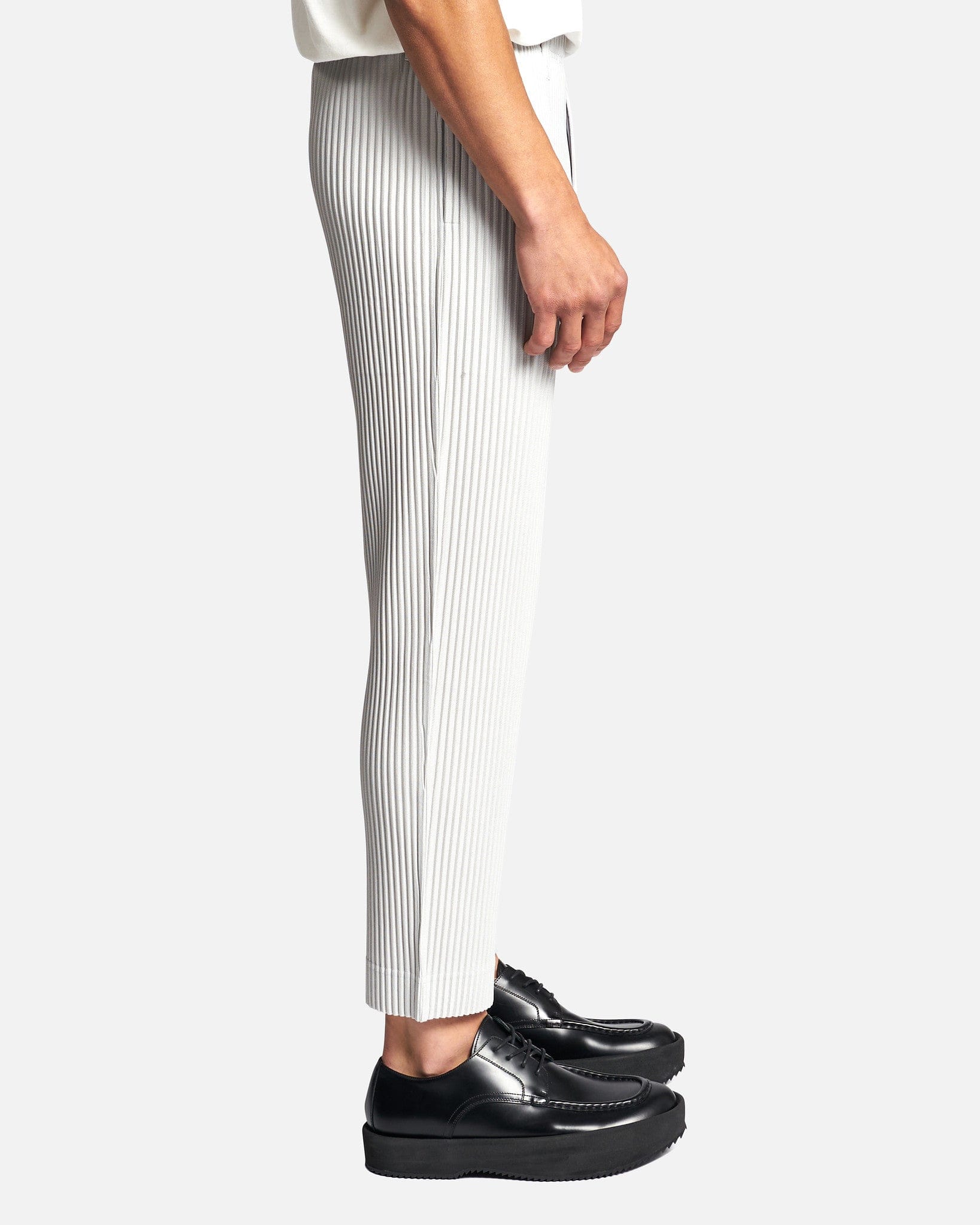 Basics Pleated Trousers in Light Gray