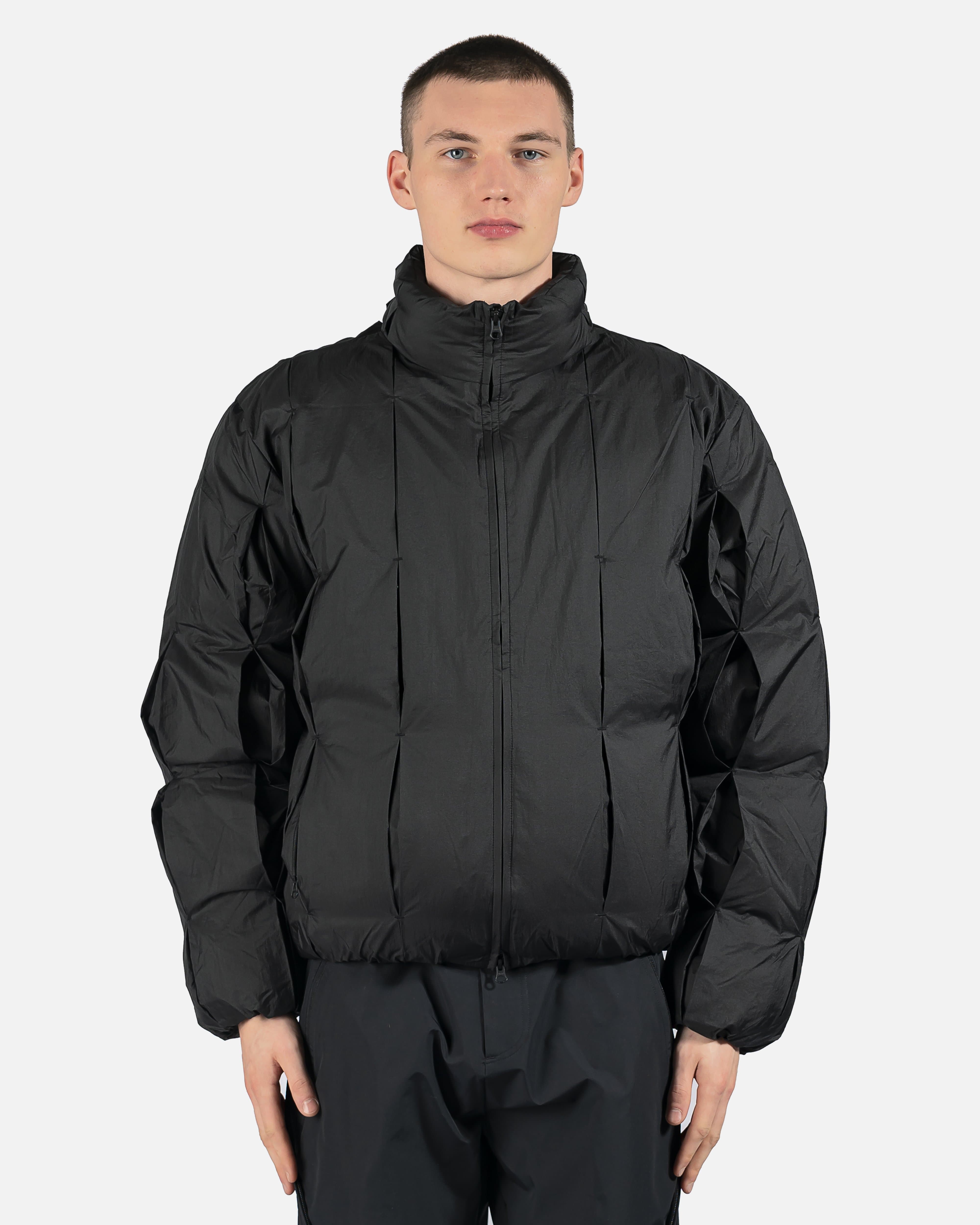 4.0+ Down Center Puffer Jacket in Black