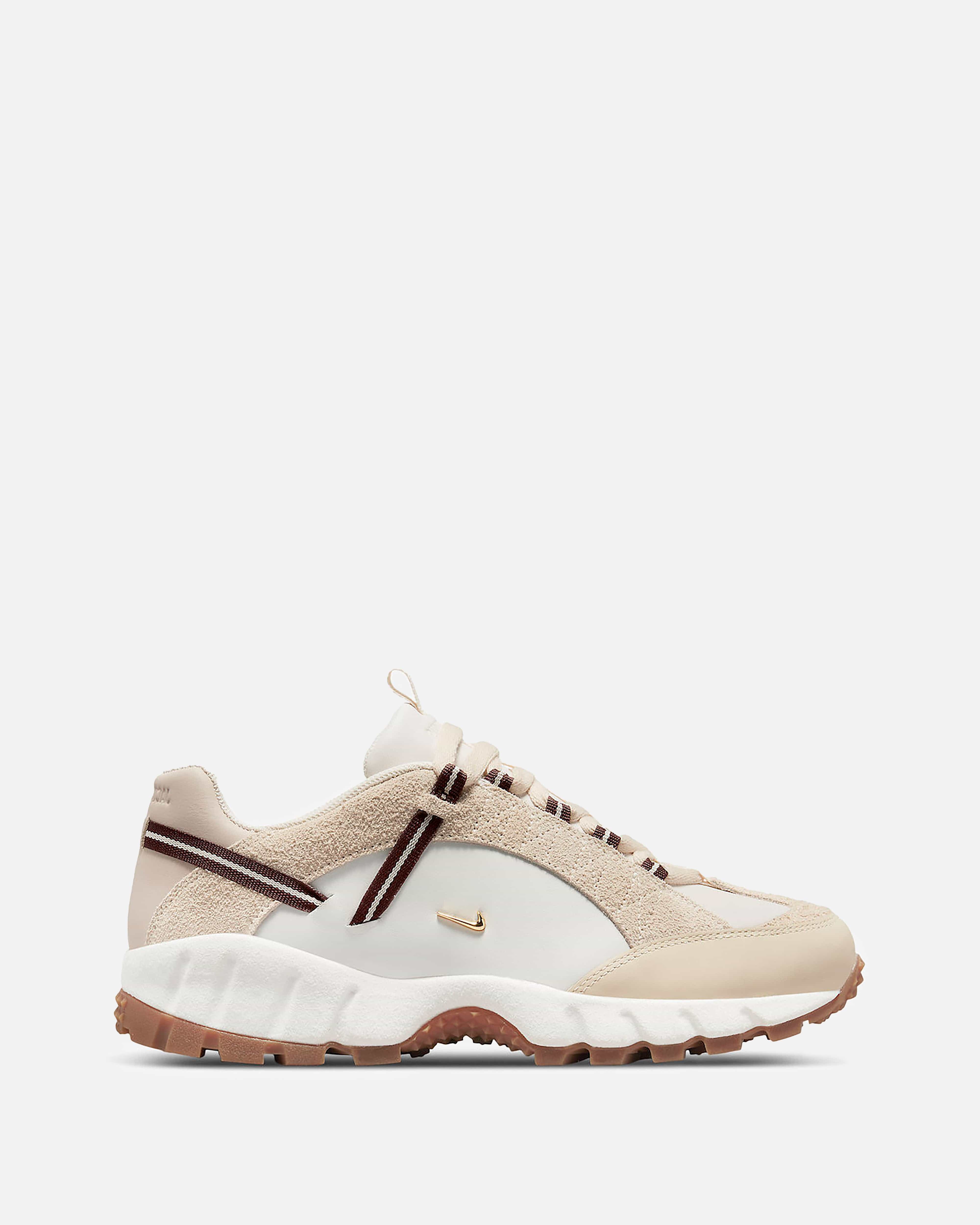 Air Humara x Jacquemus 'Light Bone & Gold'