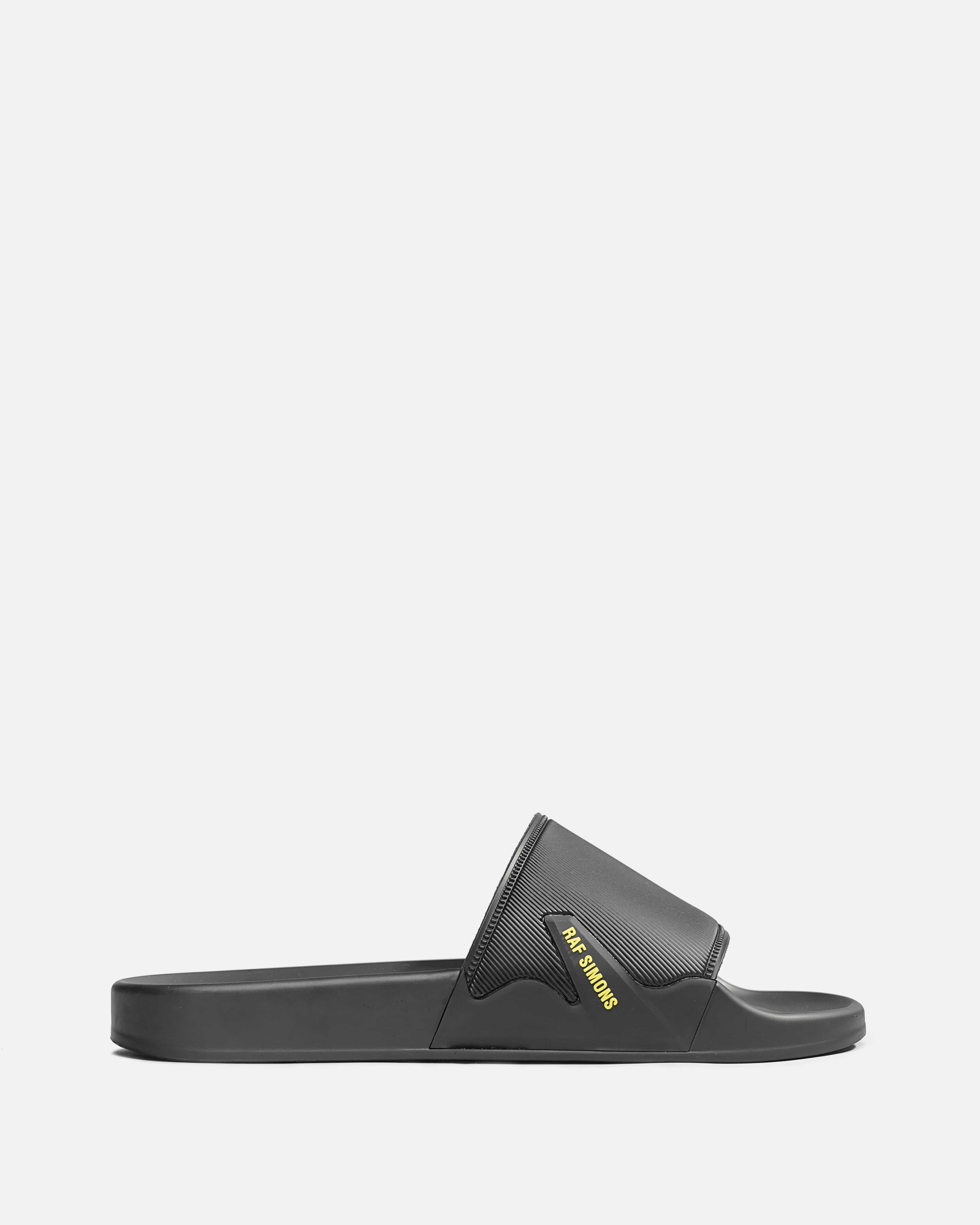 Astra Slide in Black