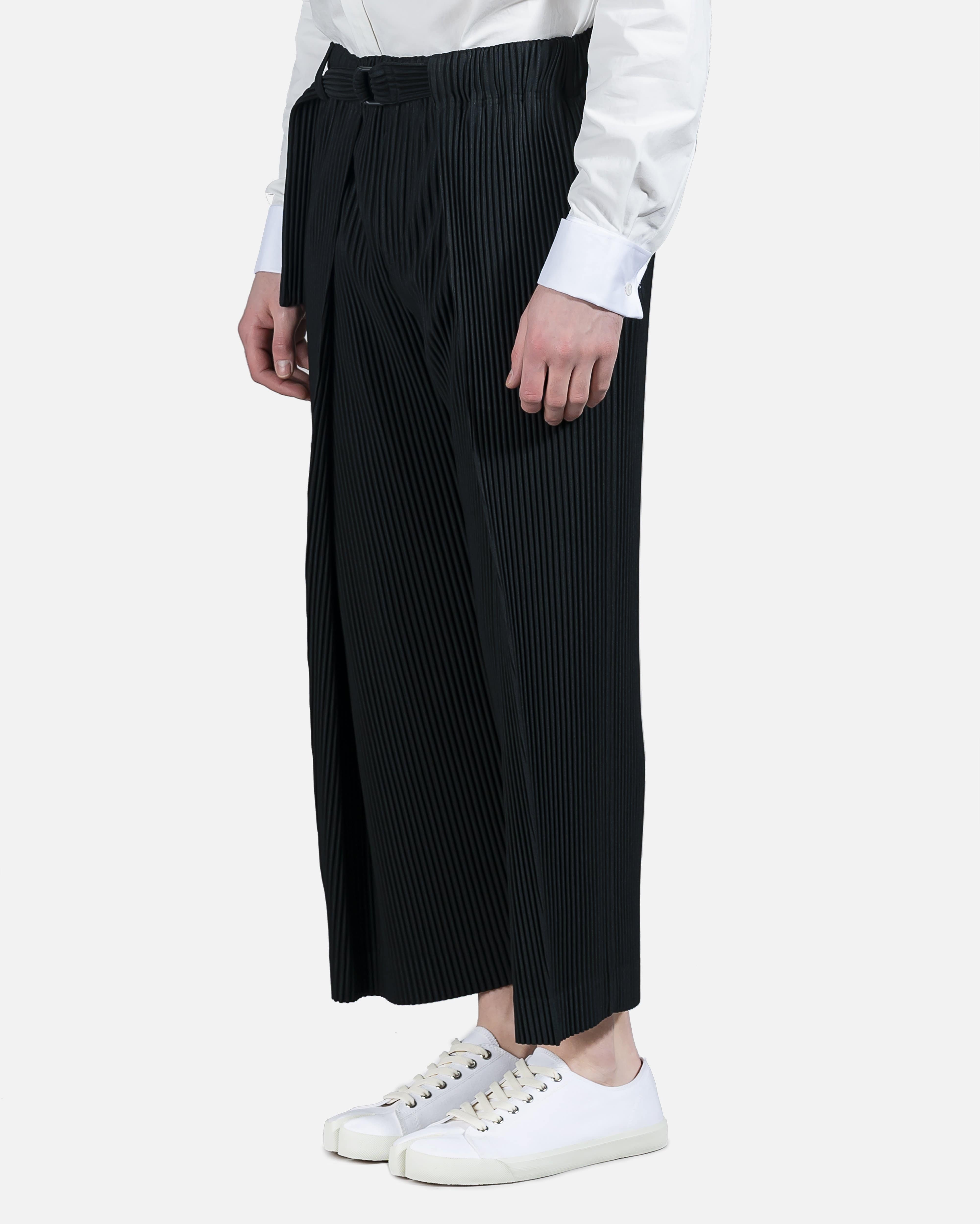 Belted Tailored Pleated Trousers in Black