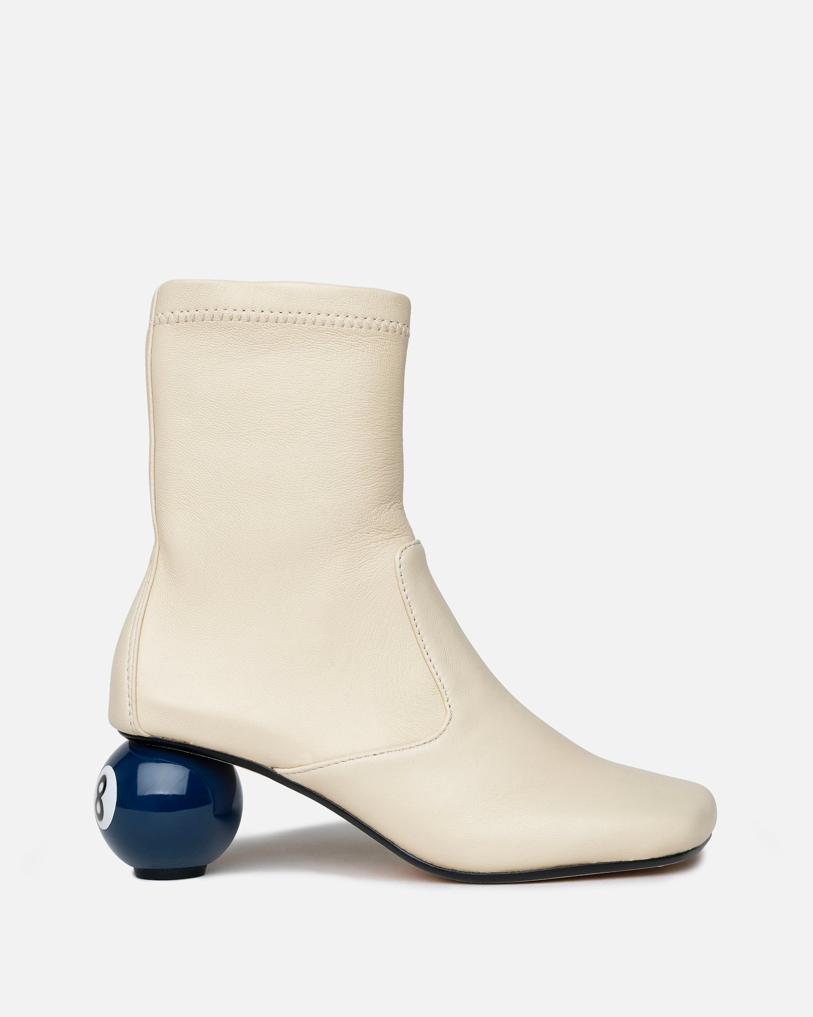 Billiard Heel Boots in Beige