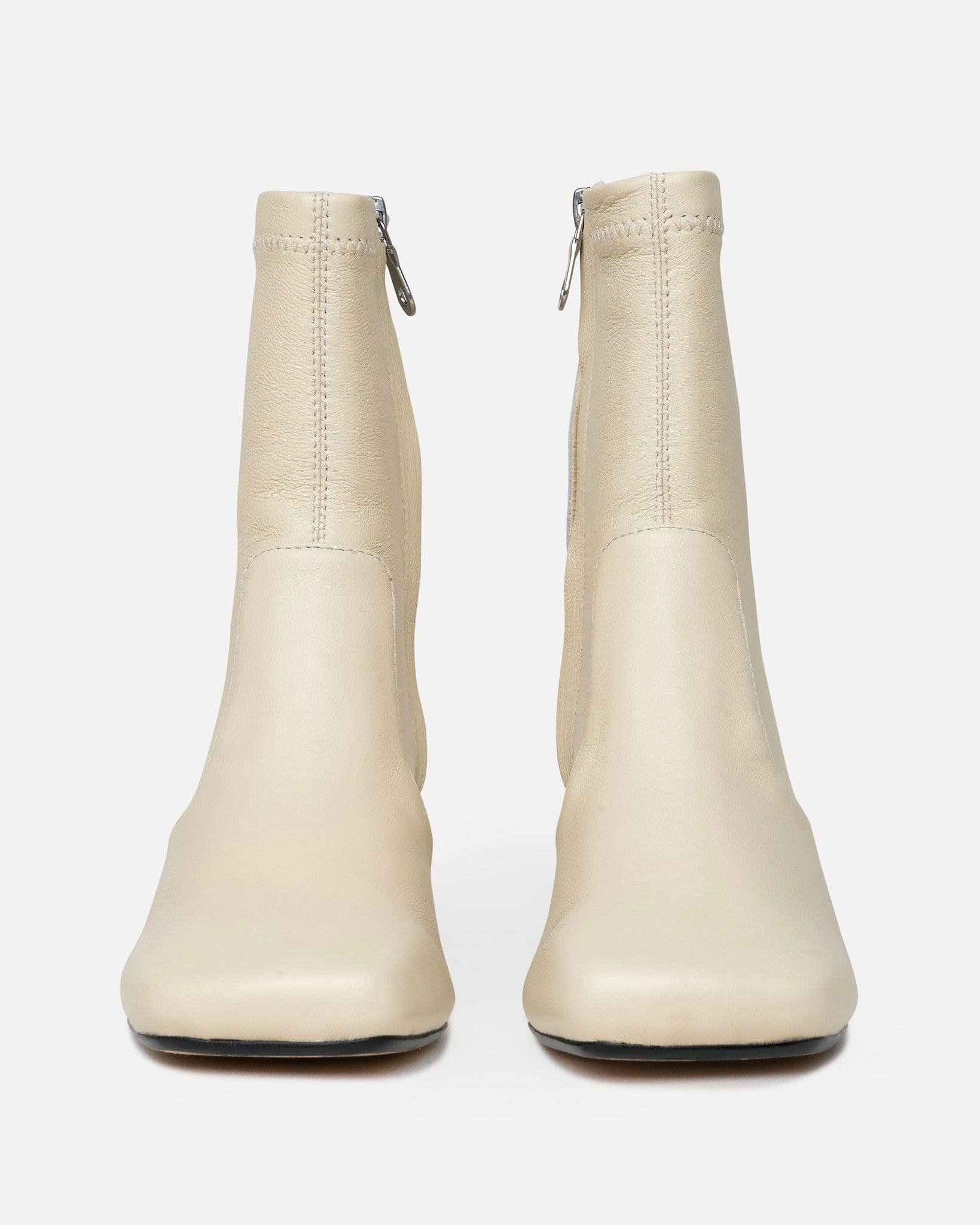 Billiard Heel Boots in Beige