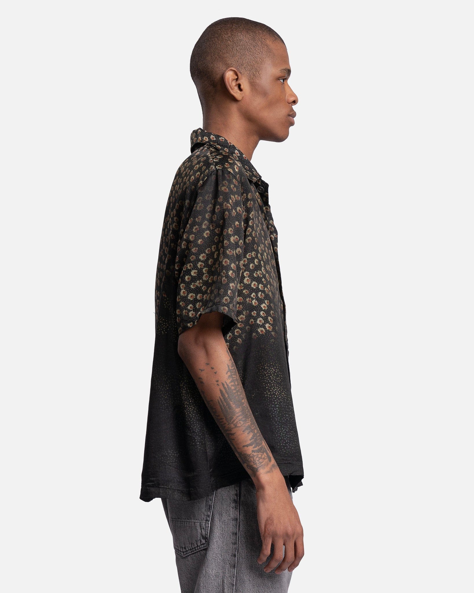 Box Shirt Shortsleeve in Dark Flower Print