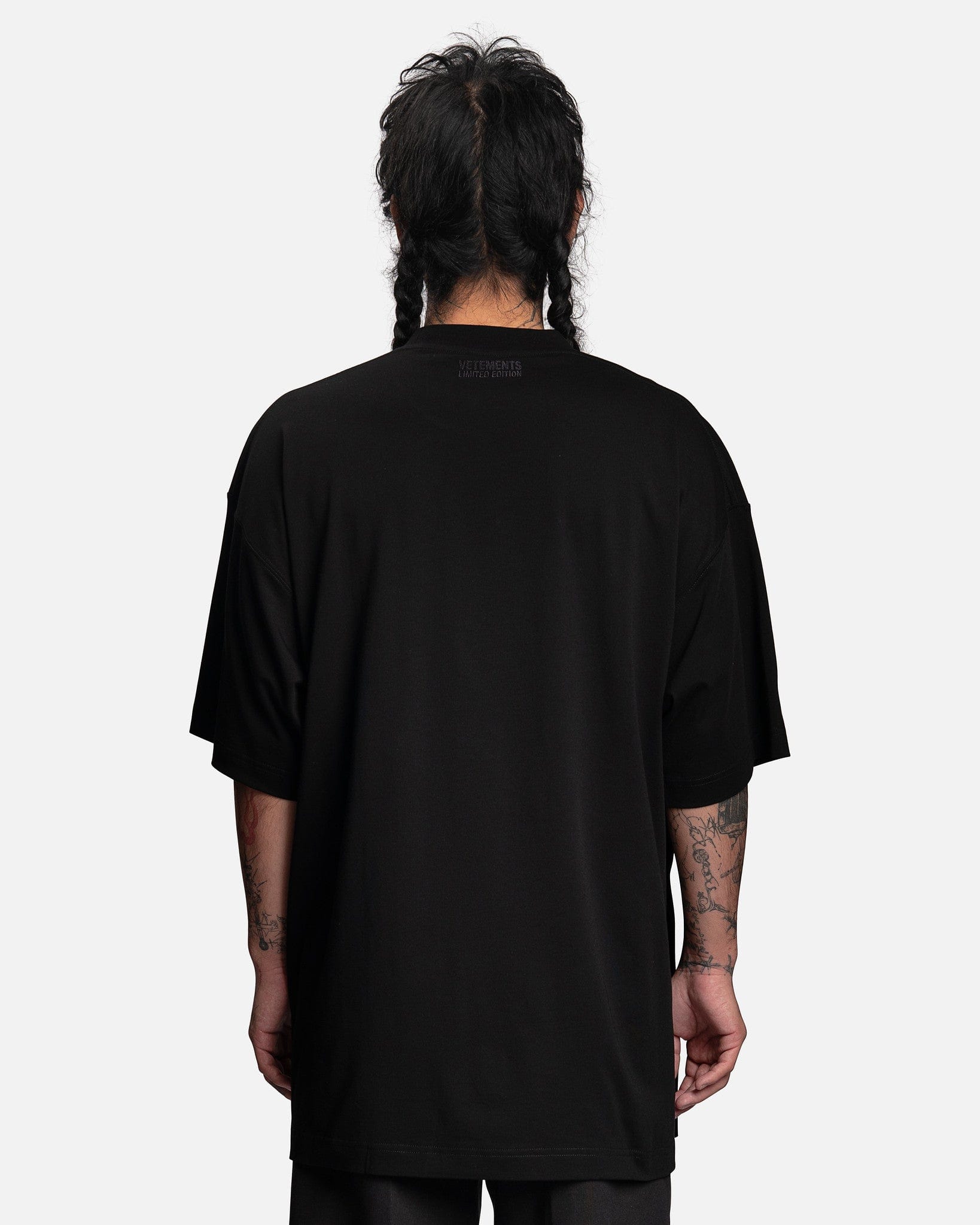 Call Me VETEMENTS T-Shirt in Black