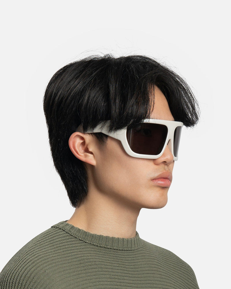 Davis Sunglasses in Pearl Temple/Black Lens