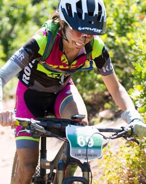 Jen Hanks Pearl Izumi / Pivot Mountain Bike Team Rider