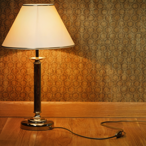 Lamp sitting solo