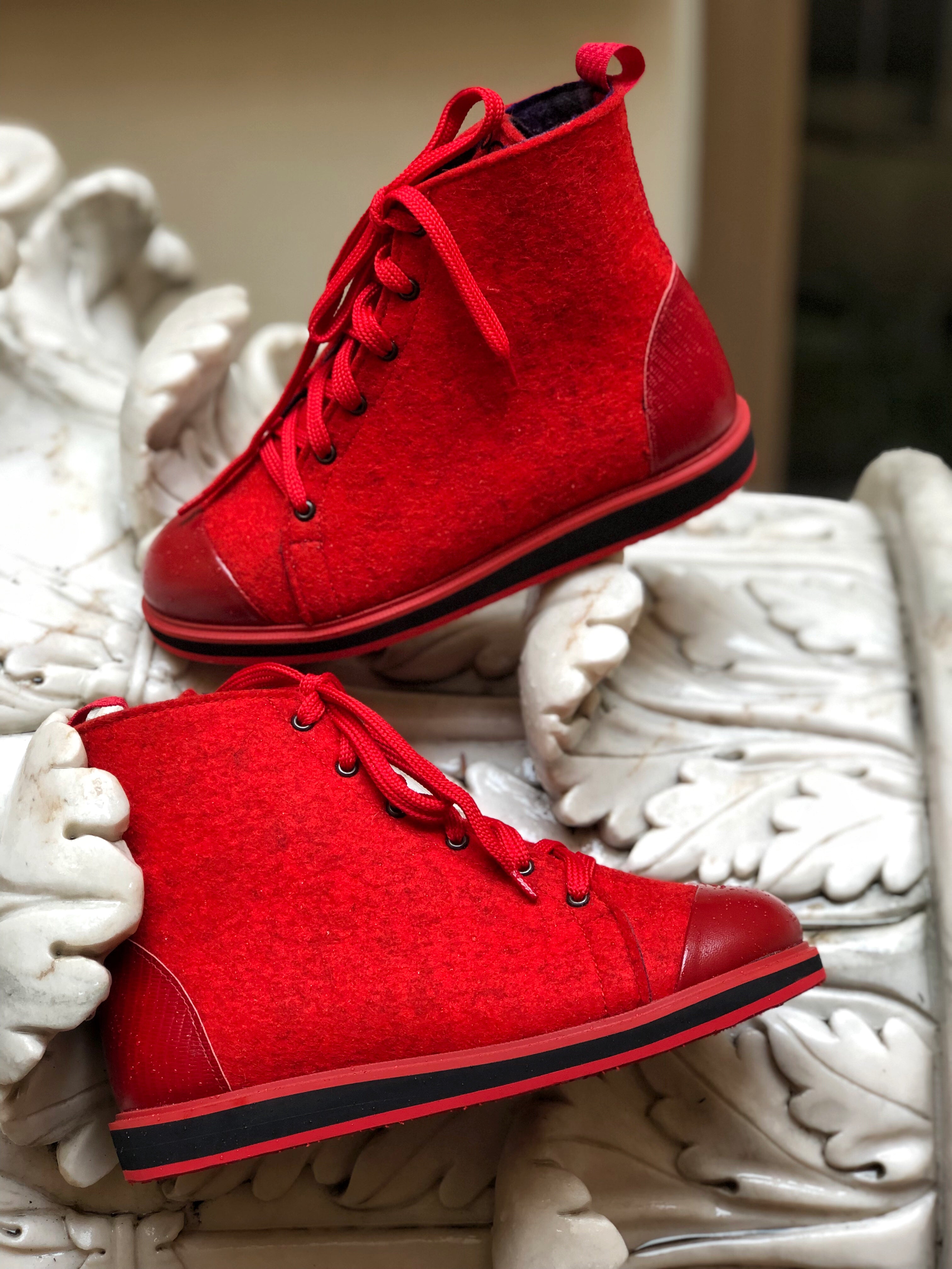 apple red shoes