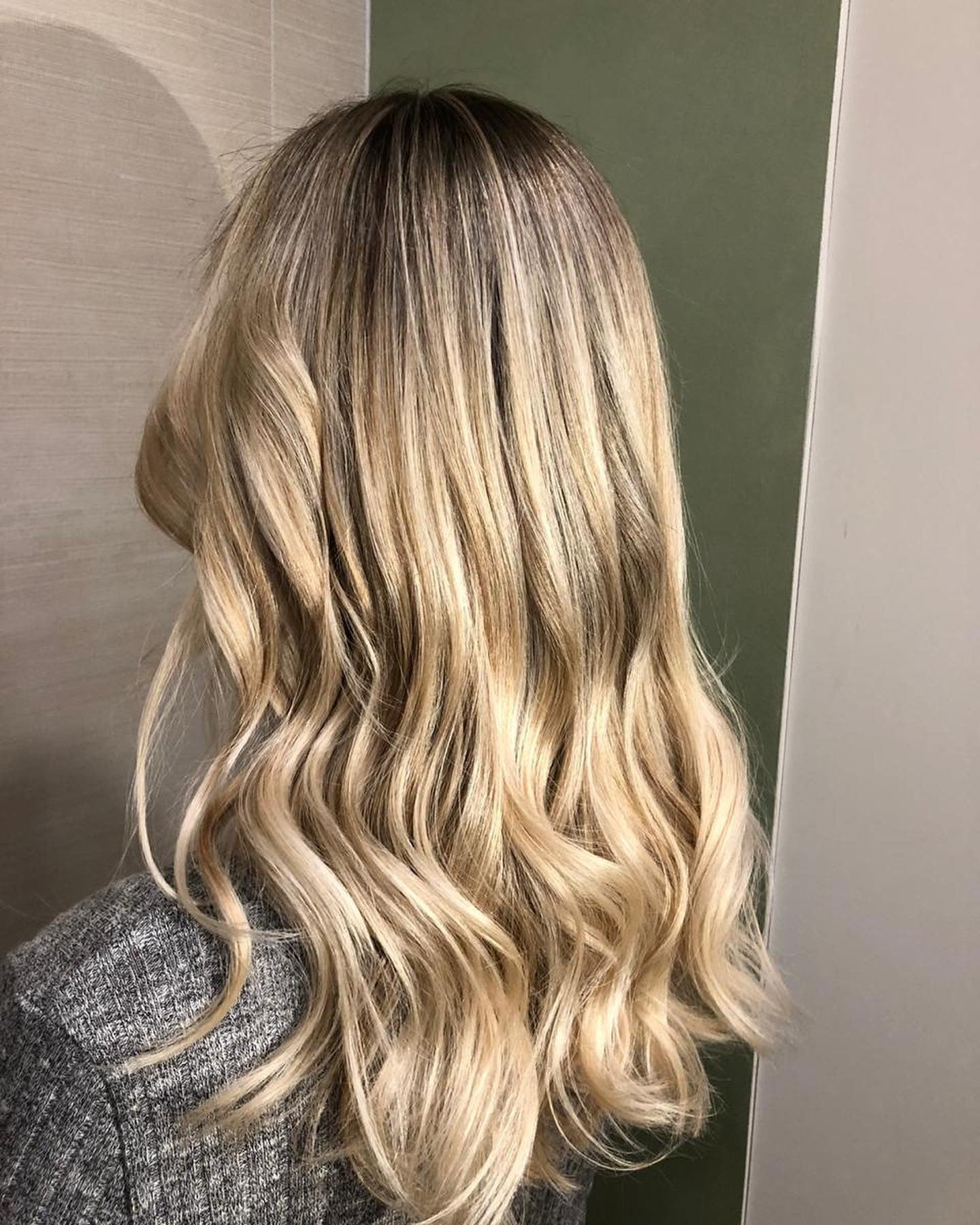 6. Champagne Blonde Waves with Root Shadow - Highlights Hair Color