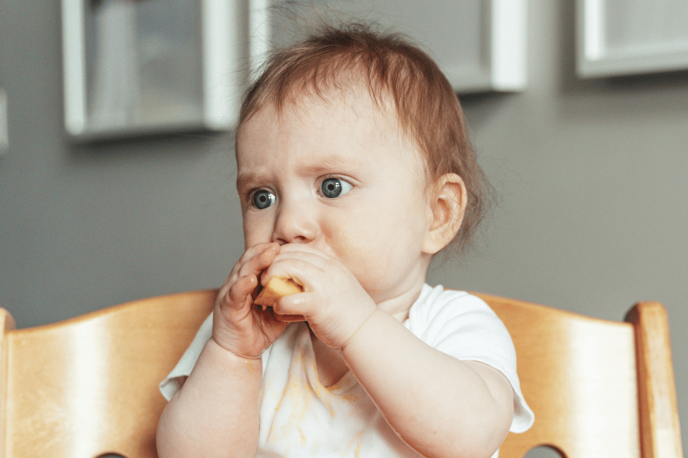 Baby feeding itself solids-baby led weaning vs purees- Mila's Keeper
