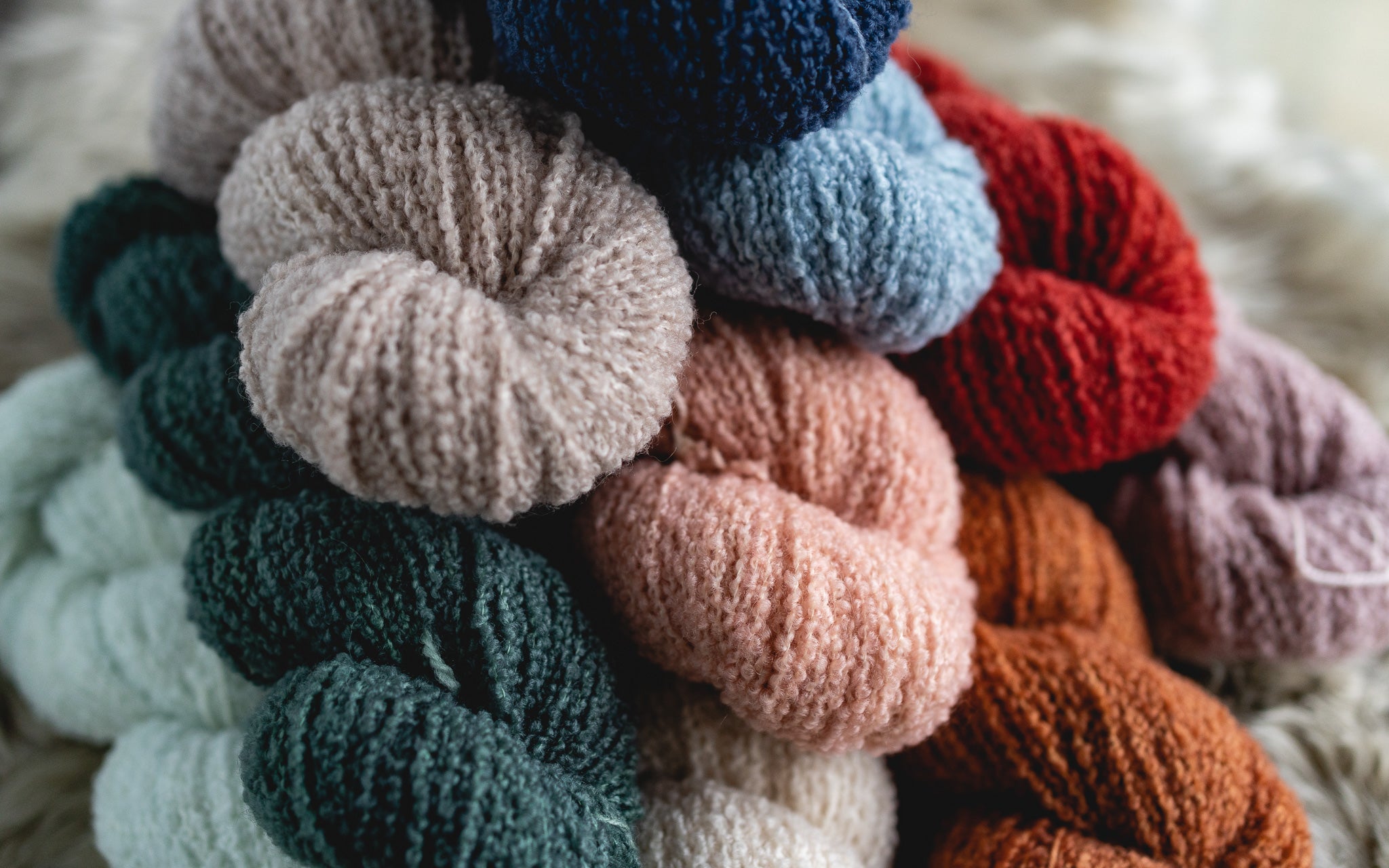 Yarn Glossary: Bouclé – Sewrella Yarn