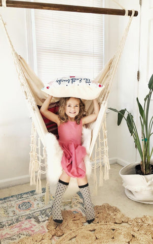 girl-bedroom-macrame-swing