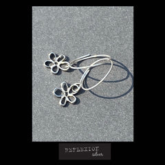 Flower earrings in silver