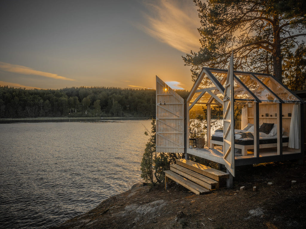 72h cabin, glass cabin in Dalsland, Sweden. Photo Credits: Copenhagen Wilderness/Westsweden.com 