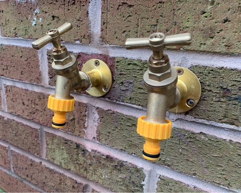 Outdoor hot and cold water taps 