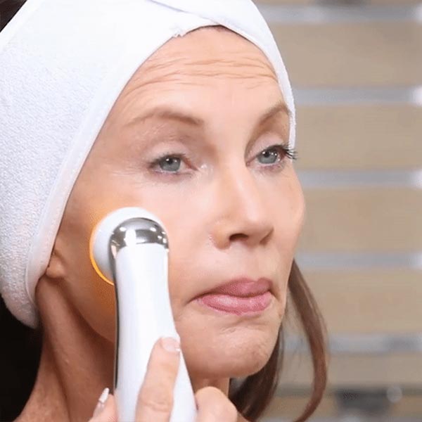 Handheld LED Light Therapy Device - Radio Frequency Skin Tightening Device