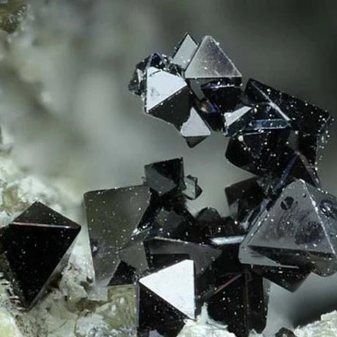 Black spinel