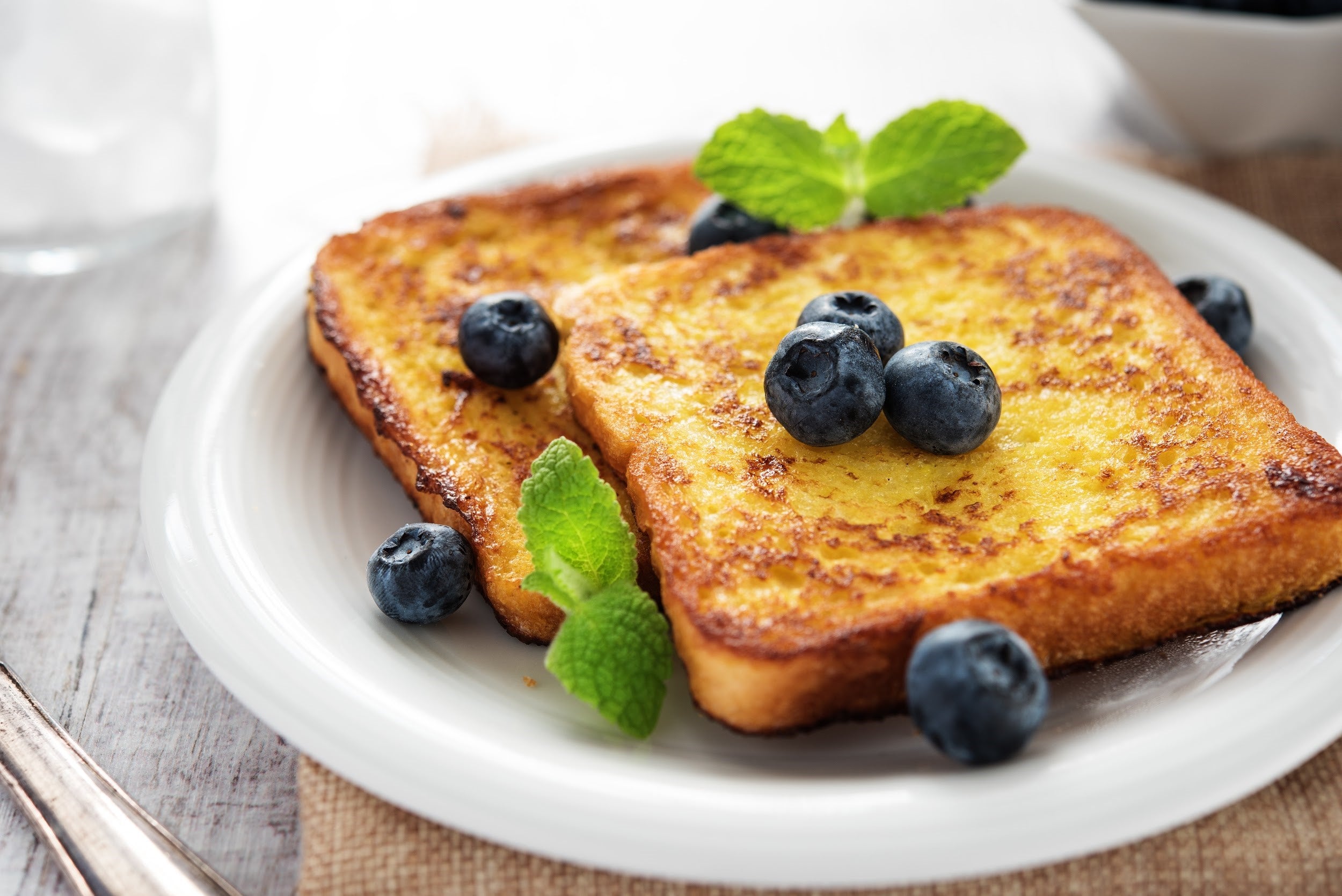 top breakfast recipes for kids with attention deficit disorders - french toast with blueberries