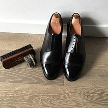 Use shoe trees - Touchy Style