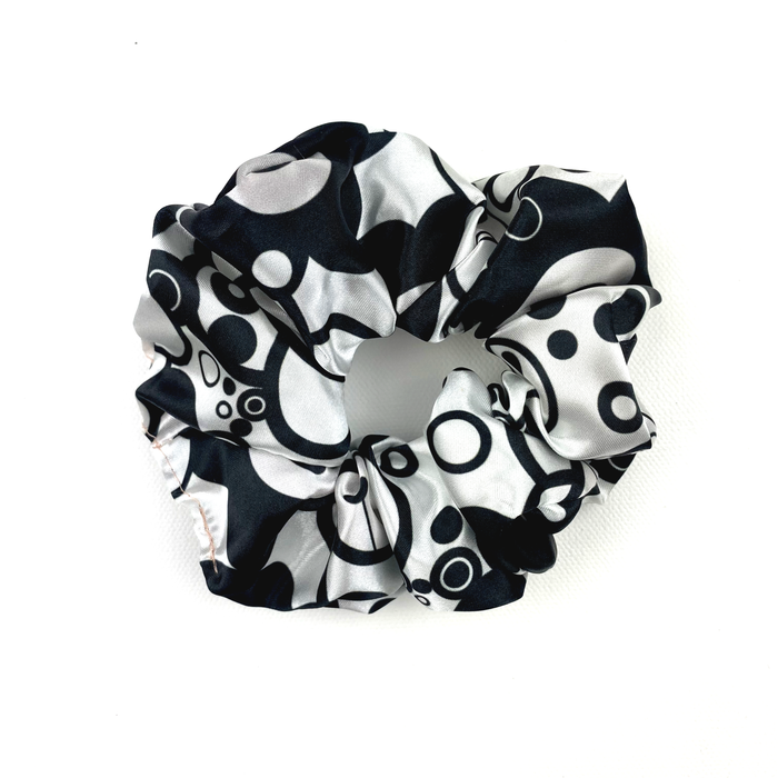 – Bonita Bella Designs Love Tapestry Self Scrunchie Classic