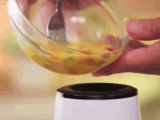 Resultat d'imatges de egg roll maker gif