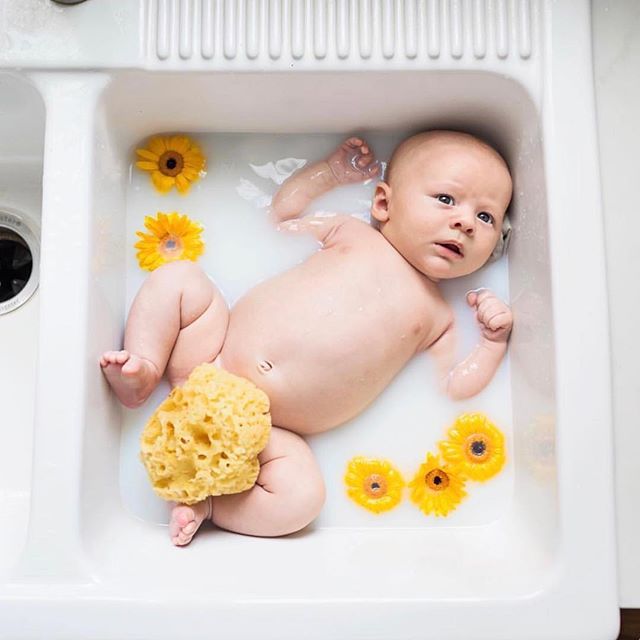 when to give a baby a bath