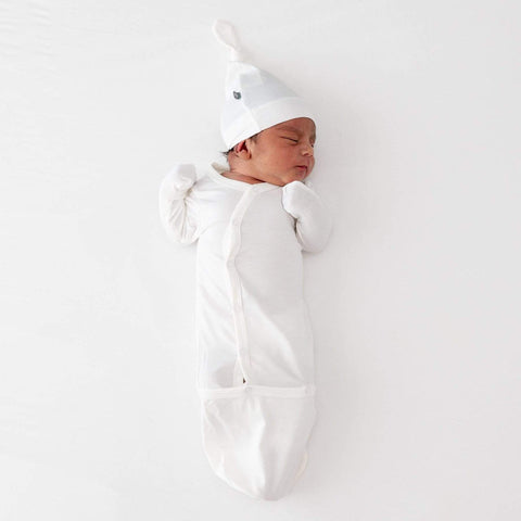 preemie baby wearing kyte baby preemie hat and bundler