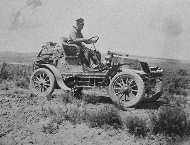 Jackson driving his Winton (the Vermont)