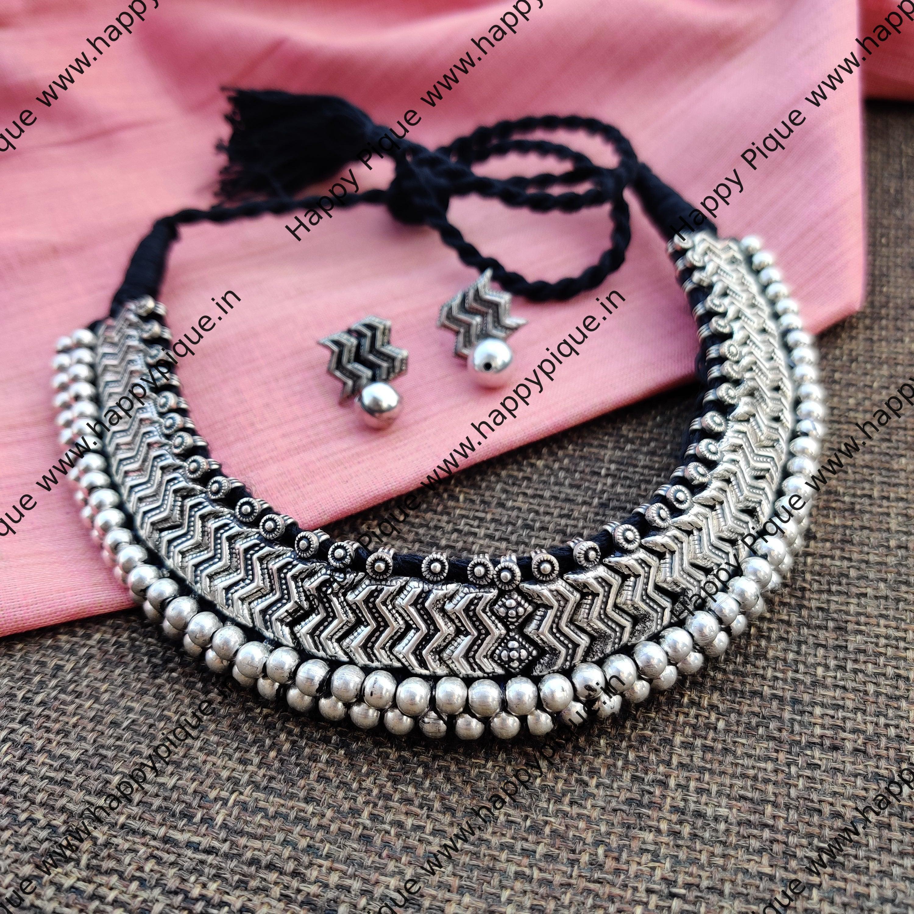 Silver Look Alike Maharashtrian Kolhapuri Vajratik Thushi Necklace Set