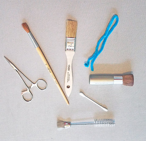 multi-substitues-for-pipe-cleaners-to-clean-sewing-machines-like-brushes- and-hemostats