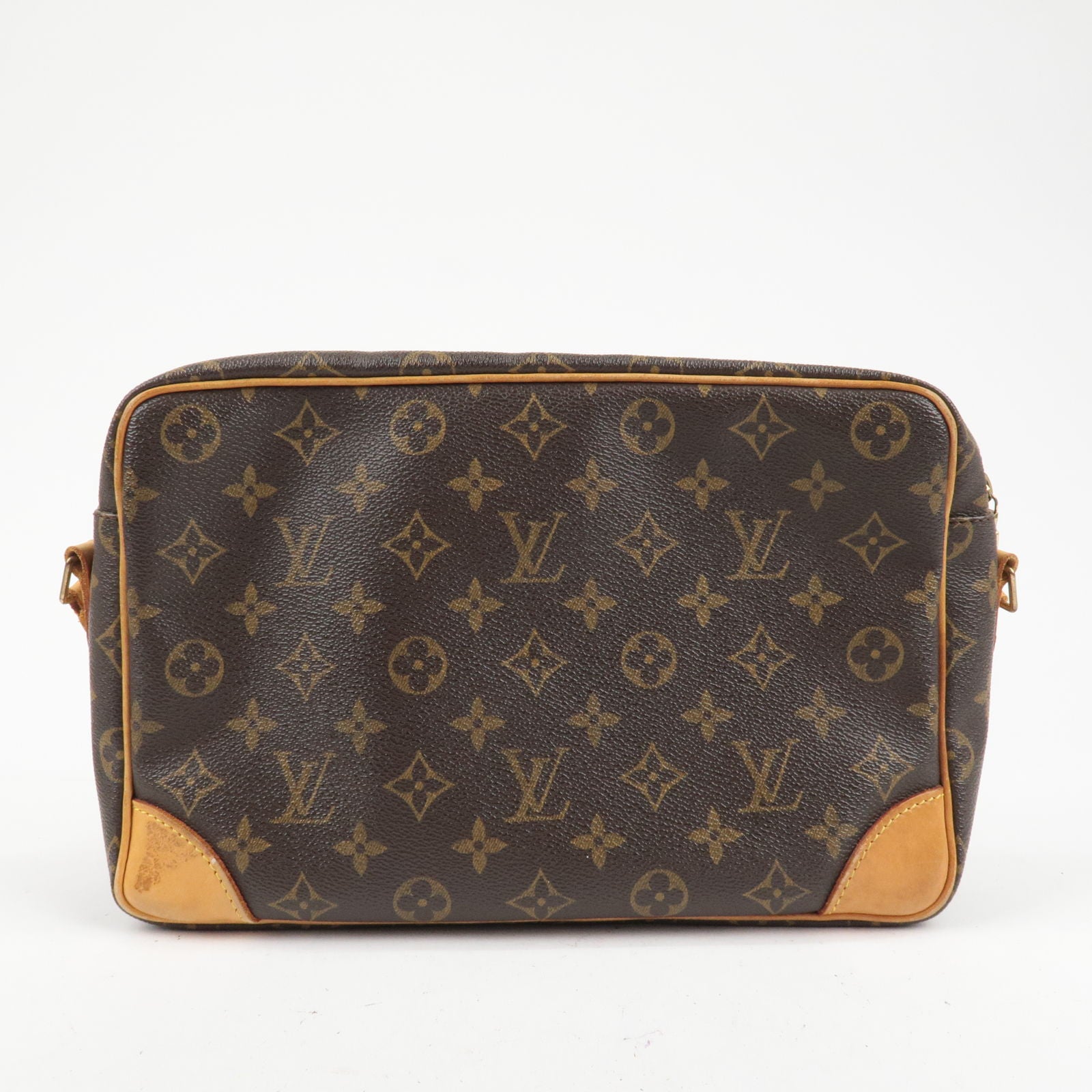 Bolso bandolera Louis Vuitton Capucines modelo pequeño en cuero granulado  negro - Bag - Louis - M51272 – Louis Vuitton 2005 pre - Trocadero -  Shoulder - Vuitton - Monogram - owned Musette Salsa crossbody bag Brown - 30