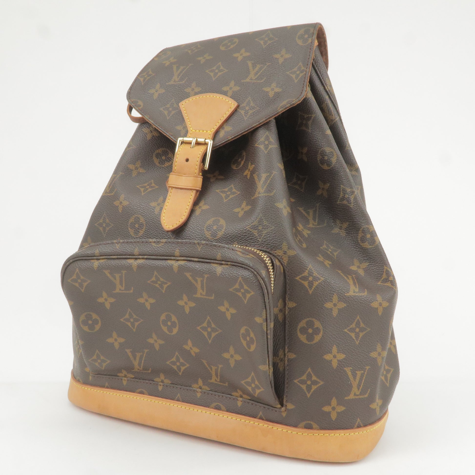 Reviewed by Emm: Louis Vuitton Montsouris MM Backpack - Styled by Emm