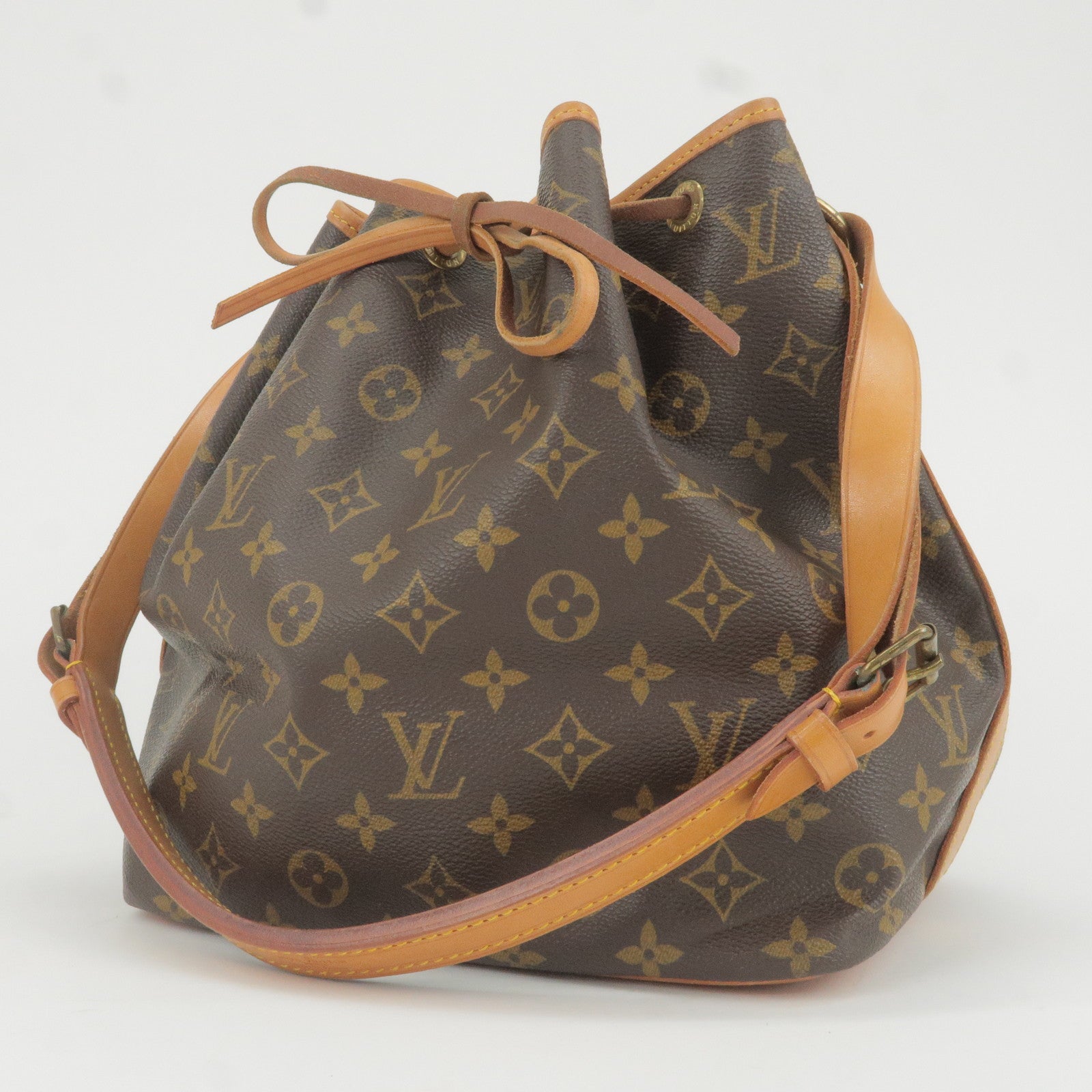 Louis Vuitton Monogram Canvas Soufflot mm - Handbag | Pre-owned & Certified | used Second Hand | Unisex
