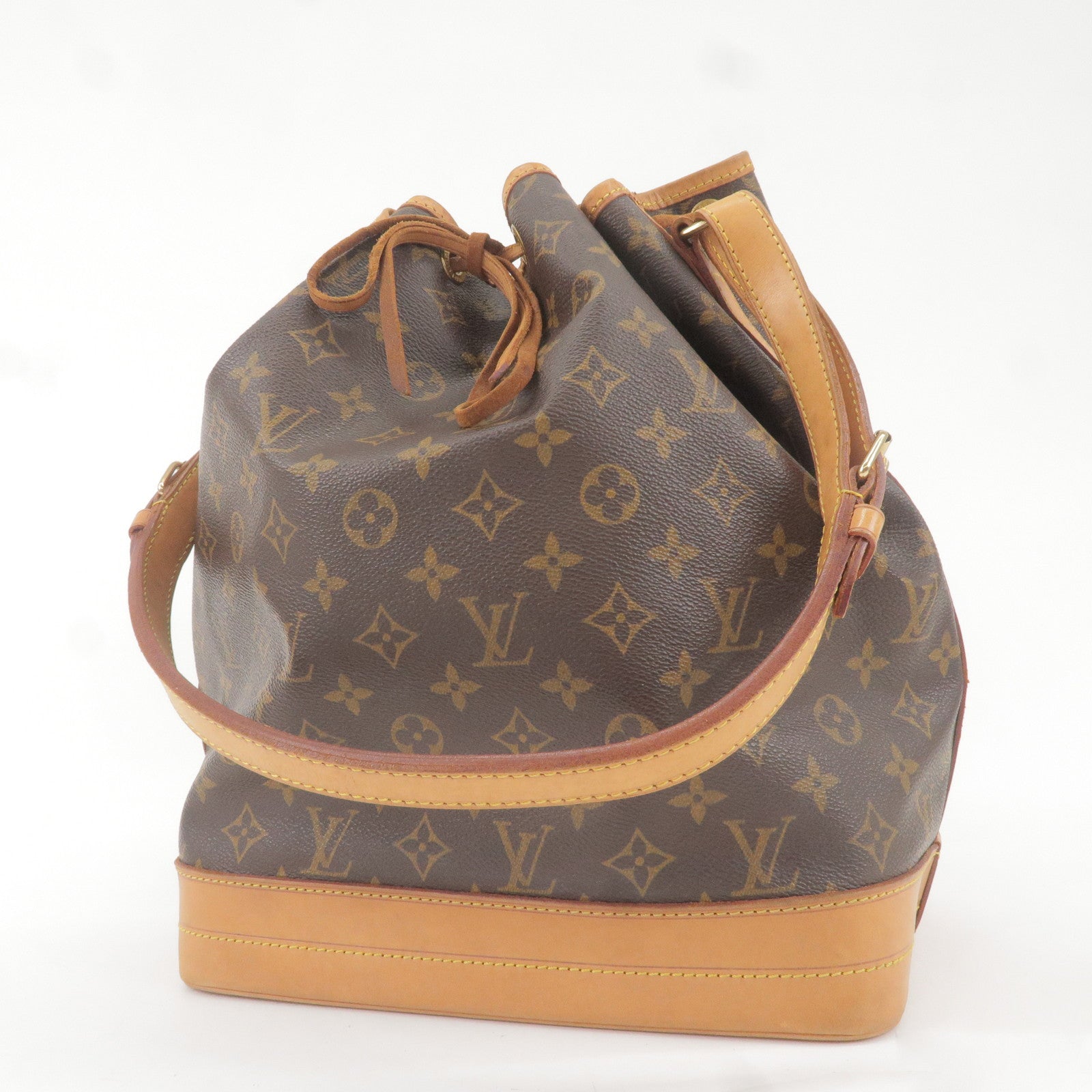 LOUIS VUITTON Authentic Noe Monogram Shoulder Bag -  Israel