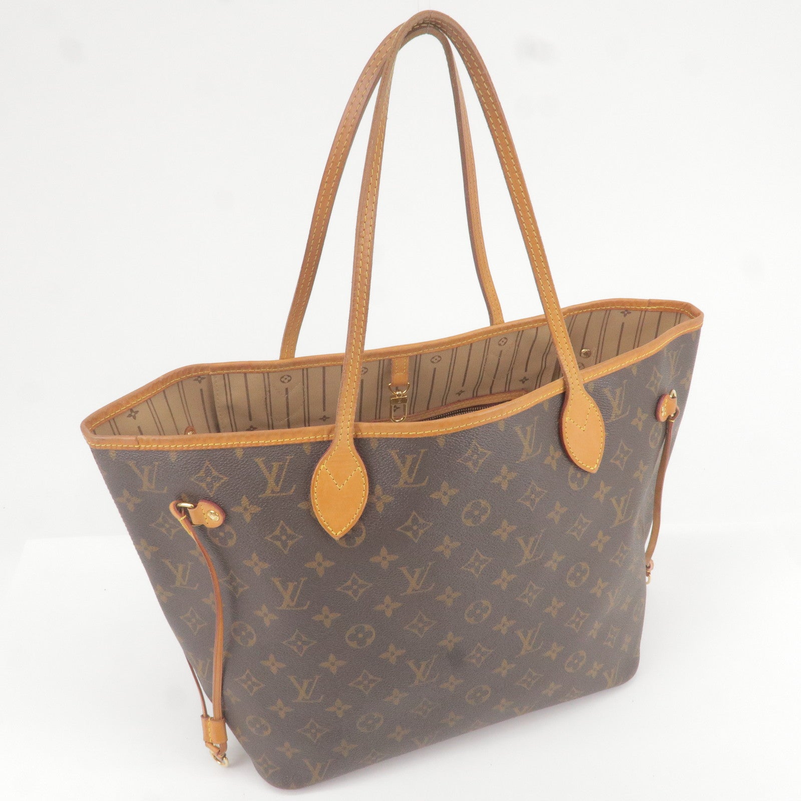 Louis Vuitton - Customized Neverfull MM Shoulder bag in France
